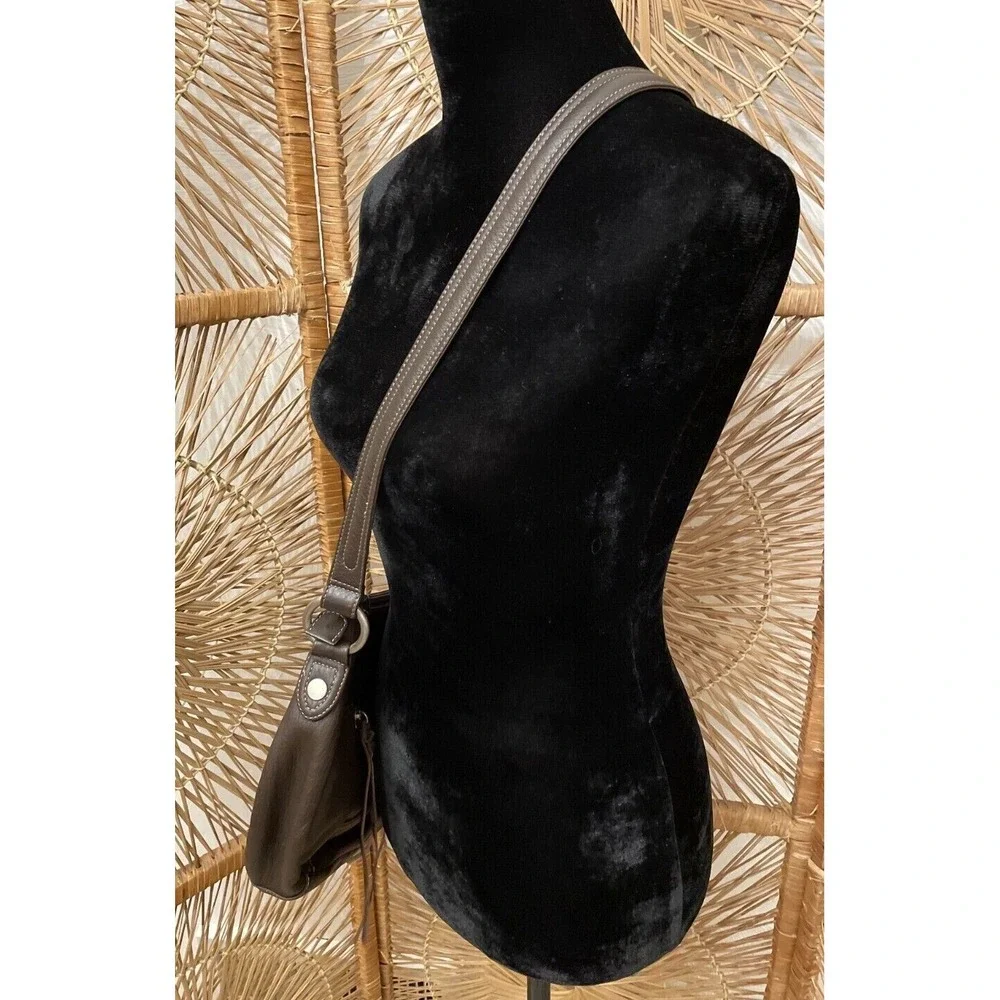 Stone Mountain Womens Crescent‎ Hobo Shoulder Bag Brown Leather Fringe Accents